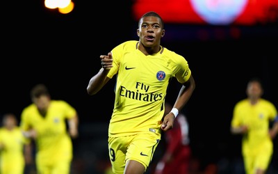 熊猫体育热评-于帕梅卡诺欧冠之夜变噩梦